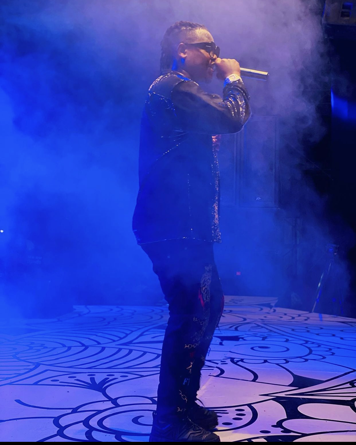Bruce Melody enchante son public en Ouganda