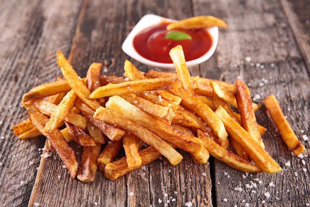 La consommation exagérée de frites peut s’avérer être une addiction