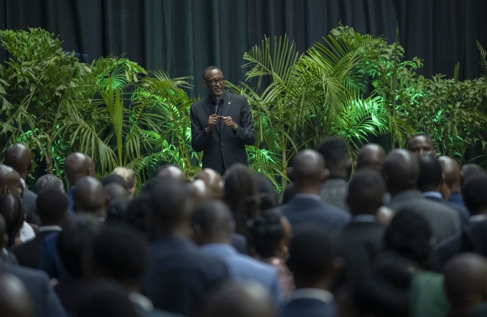 Le travail et encore le travail, l’antienne de Paul Kagame pour 2023 à tous ses compatriotes