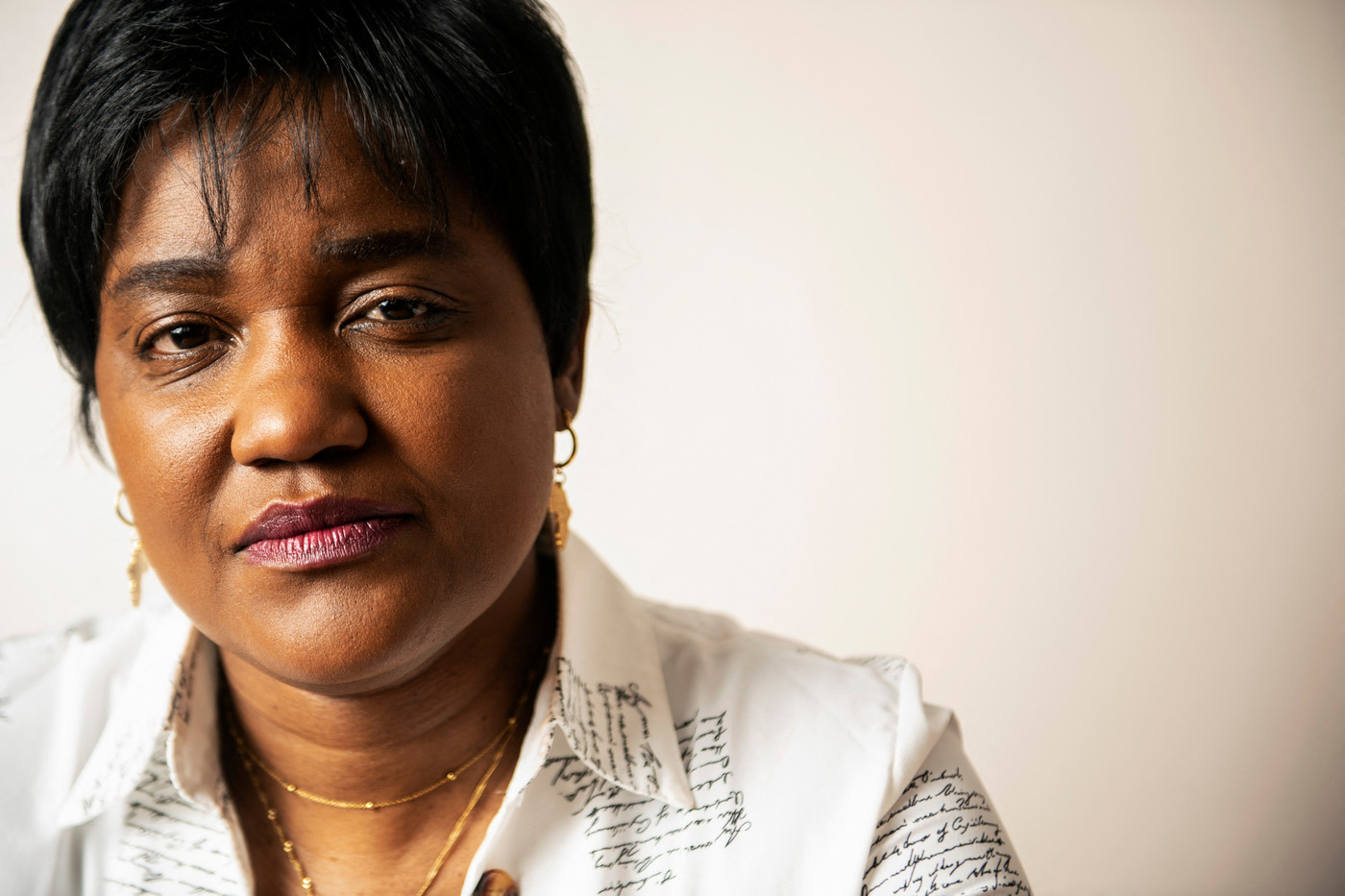 Debora Kayembe rejoint le club des négationnistes