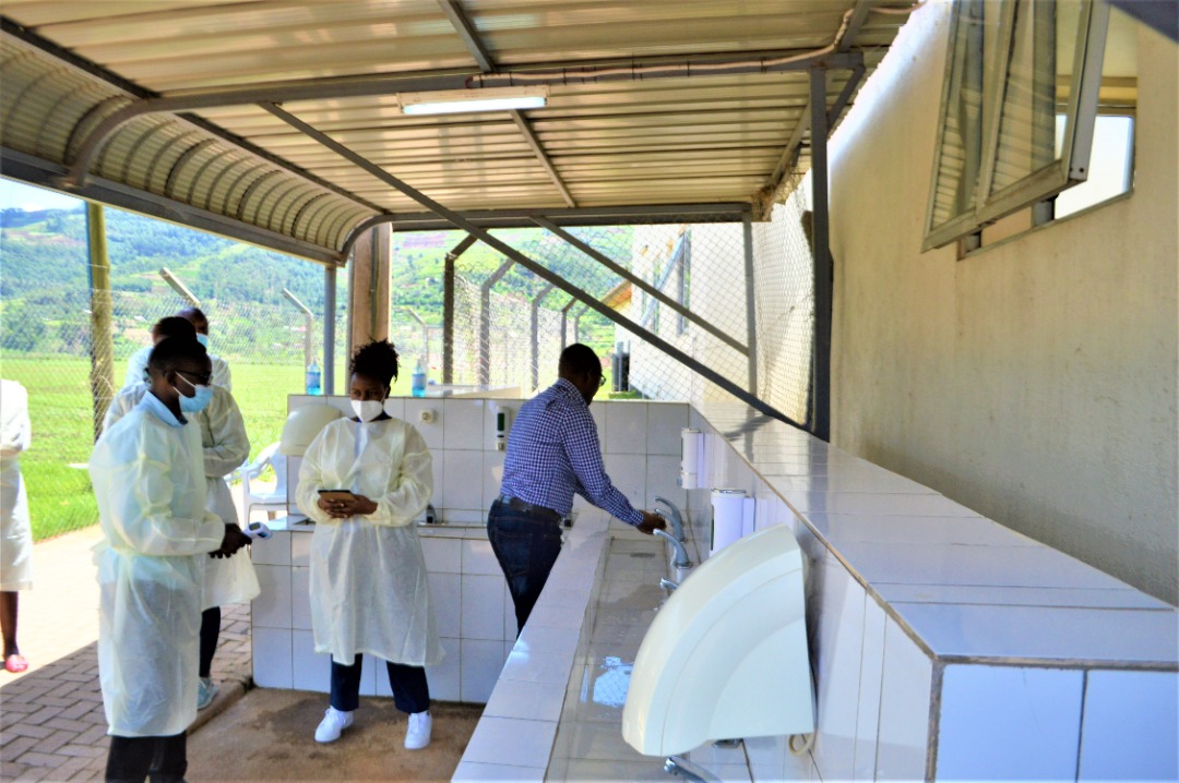 Le Rwanda renforce les mesures de lute contre Ebola, apparu en Ouganda voisin