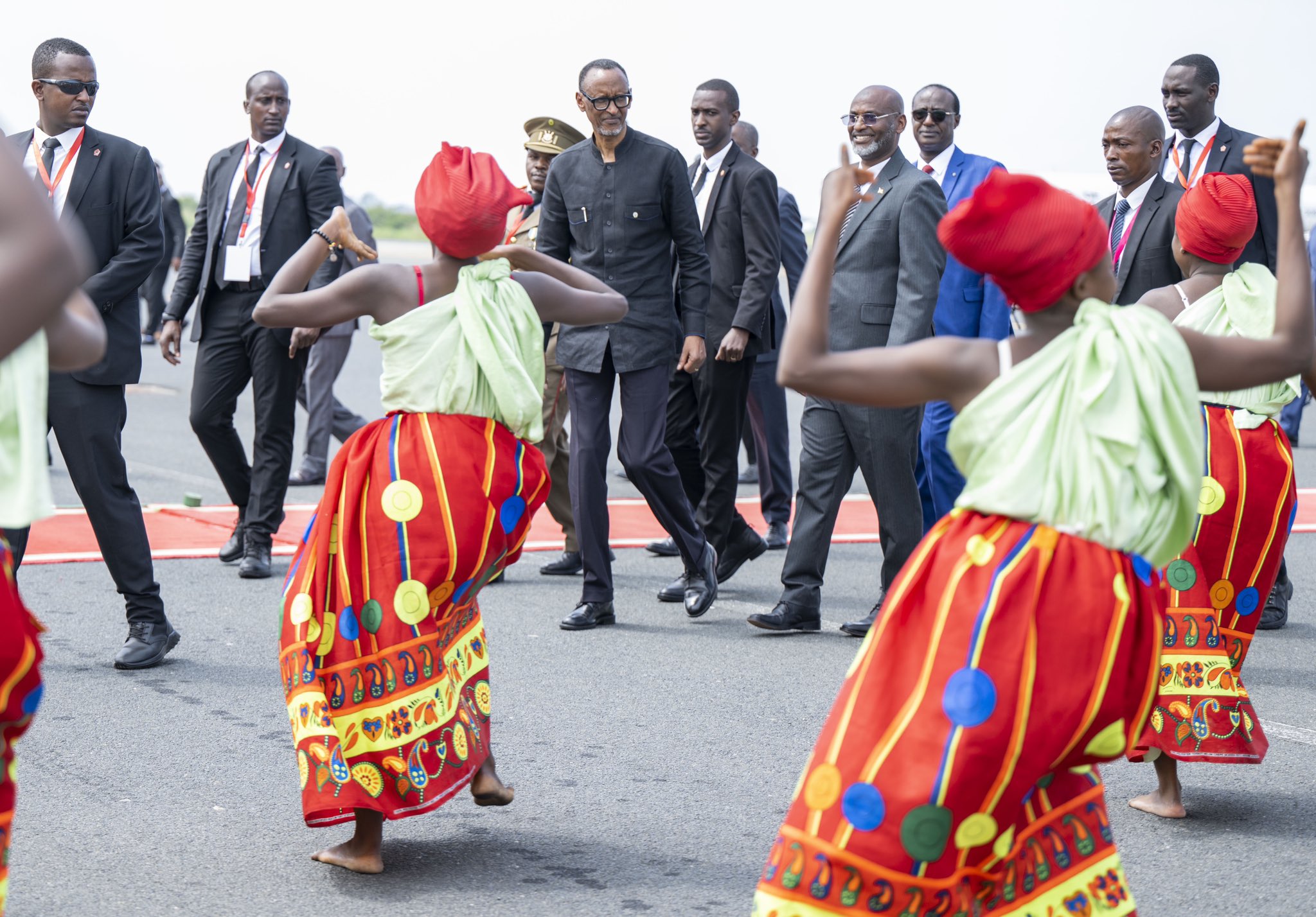 Une joie totale à Bujumbura après la visite du Président Kagame pour le sommet de l’EAC