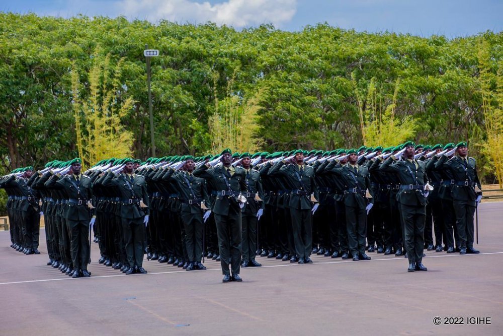 Le Président Kagame promeut plus de 2000 officiers de l'armée Rwandaise