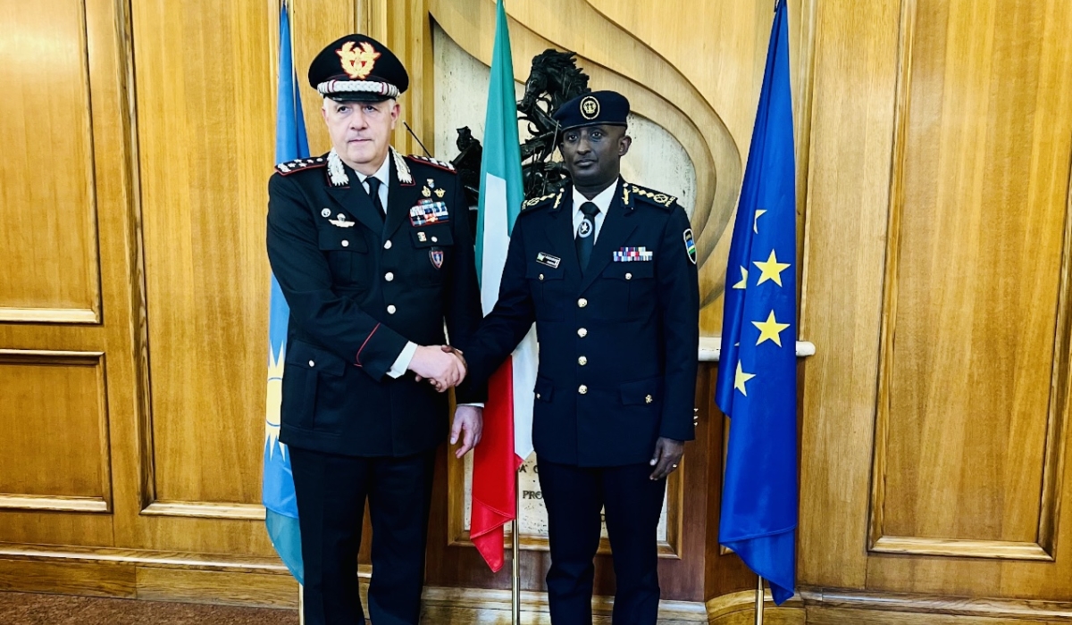 Vers des relations plus solides entre les chefs de police du Rwanda et de l'Italie
