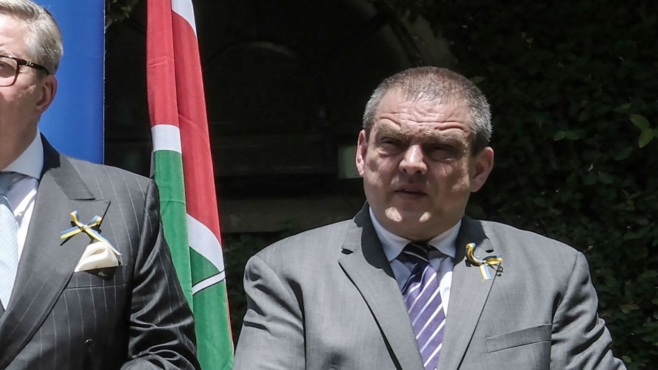 L'ambassadeur de Roumanie écarté pour propos inappropriés au Kenya