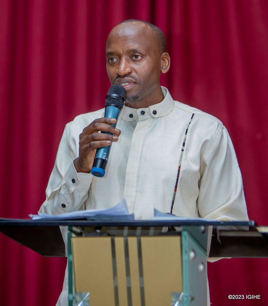 Dr Gamariel Mbonimana : De la démission au parlement à l’écriture inspirante
