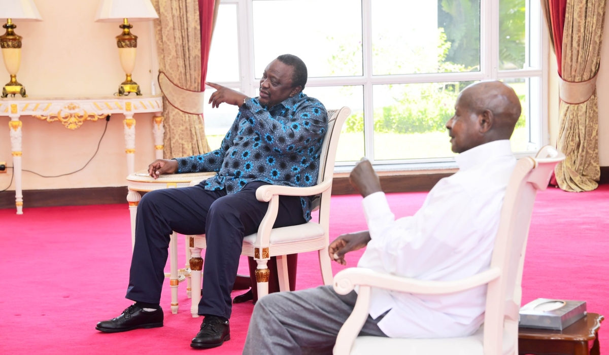 Museveni et Kenyatta discutent dune mission régionale pour la RDC