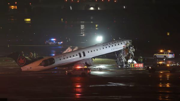 Un avion d'Air Canada Express percute un véhicule au sol à l'aéroport LaGuardia de New York