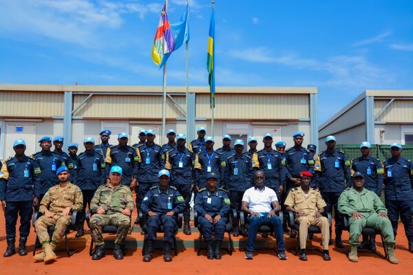 LInspectrice Générale adjointe de la police rend visite aux policiers rwandais déployés en République Centrafricaine