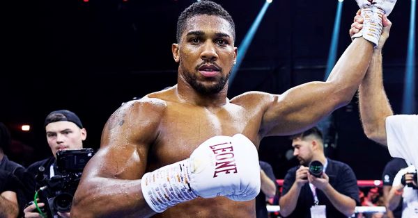 Nigeria : Anthony Joshua blessé dans un grave accident de la route