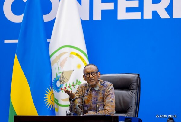 Le Président Kagame explique la procédure de remplacement des dirigeants