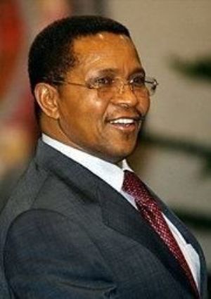 Le président tanzanien déclaré champion de la démocratie en Afrique par Voice Magazine