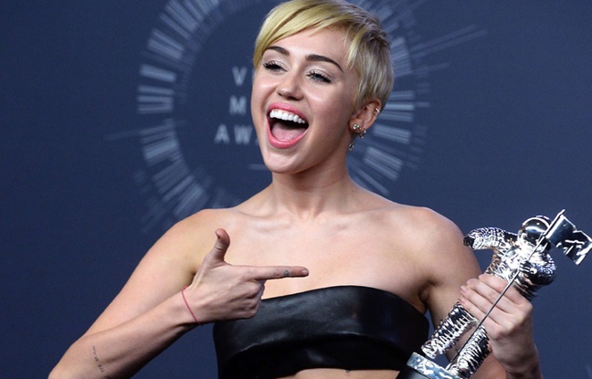 Miley Cyrus, Angelina Jolie… masturbation au quotidien