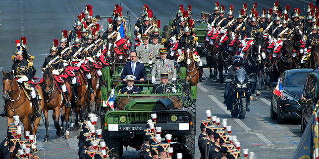 Hollande profite du 14-Juillet pour s’afficher en protecteur de la nation .