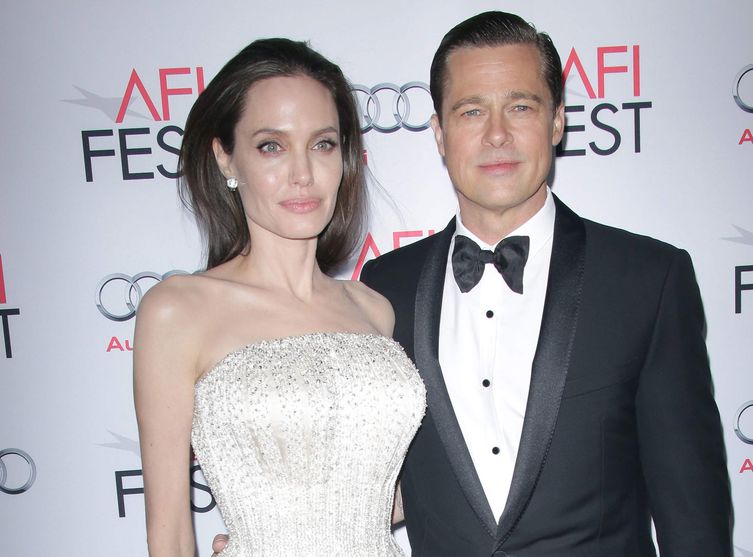 Ange­lina Jolie et Brad Pitt : leur superbe photo d’amou­reux en une de Vanity Fair