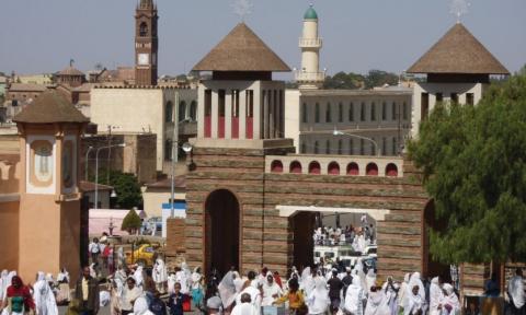 L’Érythrée, surnommée la Corée du Nord de l’Afrique, tente de redorer son image.