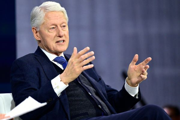 Bill Clinton appelle les Américains à réagir face aux scènes horribles à Minneapolis