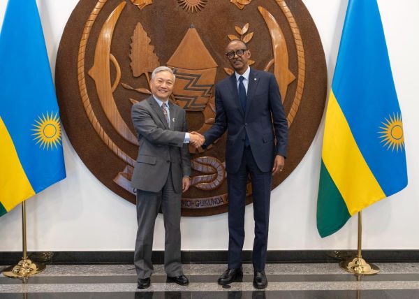 Le Président Kagame s'entretien avec Qimiao Fan, directeur de la Banque mondiale au Rwanda