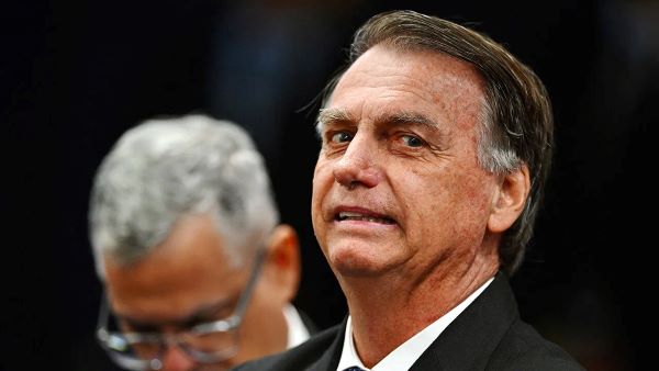 Brésil : Jair Bolsonaro visé par une perquisition et soumis à un bracelet électronique