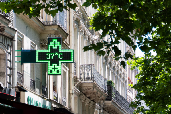 France : 84 départements en vigilance orange en raison de la canicule