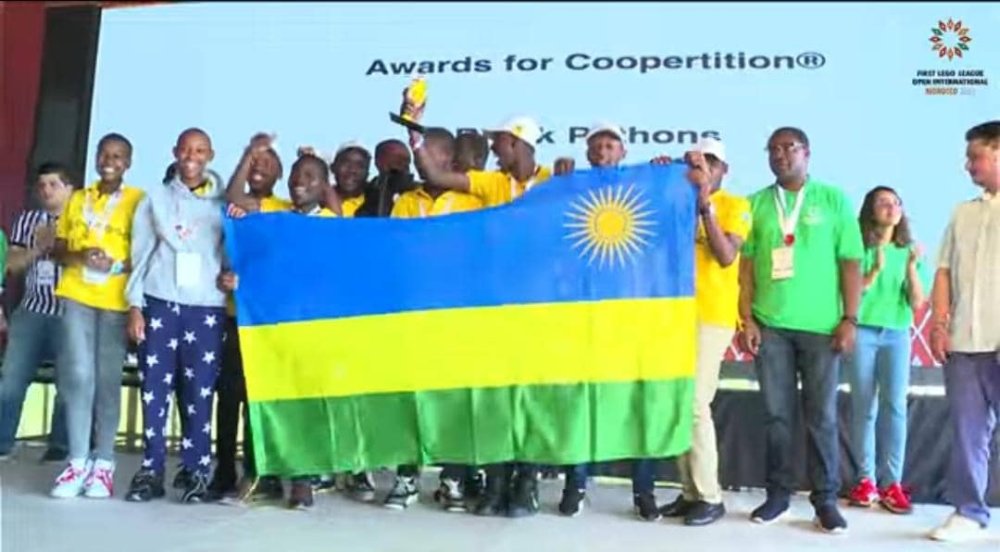 Le Collège Christ Roi de Nyanza triomphe dans une compétition internationale de robotique