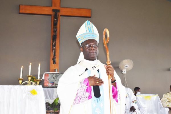 Kinshasa : L’Église catholique condamne les accusations de Bemba sur un prétendu complot contre Tshisekedi