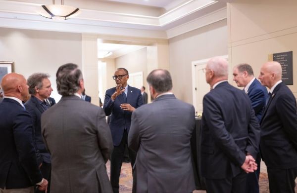 Le Président Kagame rencontre des membres du Congrès américain à Washington