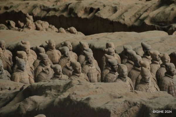 Gardiens de l’au‑delà : le fascinant monde des guerriers en terre cuite au mausolée de l’empereur Qin Shi Huang