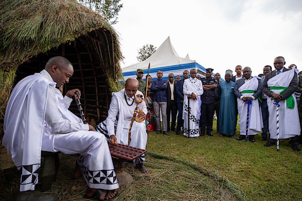 Échange culturel au cœur de larmée rwandaise à Nyakinama