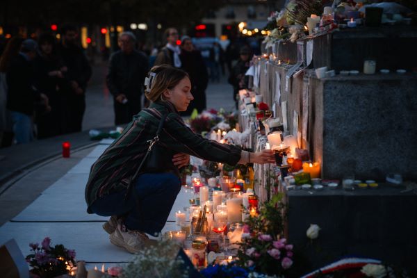 La France commémore le dixième anniversaire du plus grand attentat sur son territoire