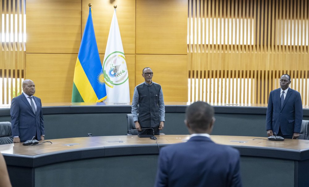 La jeunesse au pouvoir : Le président Kagame encourage les jeunes dirigeants