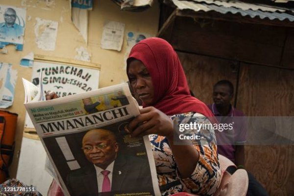 Trois médias suspendus après la diffusion dimages qui dénigrent le Président en Tanzanie