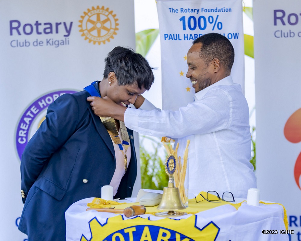 Inkesha Ariane inspire le Rotary Club Kigali-Doyen avec sa vision pour la paix et l'environnement