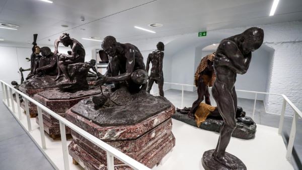 La mémoire confisquée face aux impératifs stratégiques
