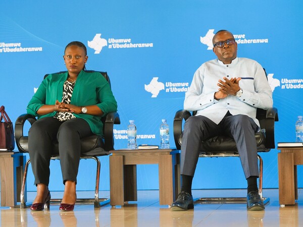Le ministre Bizimana condamne les meurtres de survivants du génocide contre les Tutsi