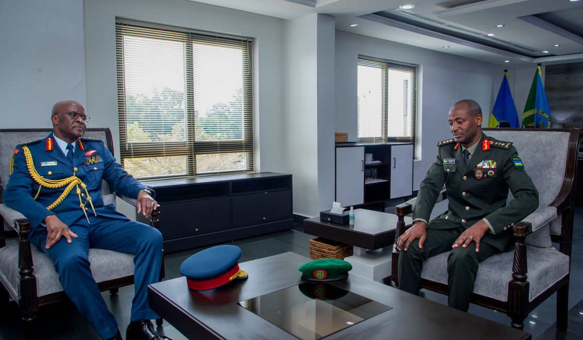 Rencontre de haut niveau entre les chefs des armées du Kenya et du Rwanda pour une coopération renforcée