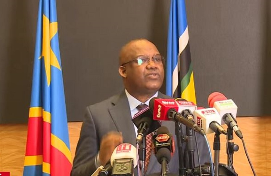 Corneille Nanga défend le M23 contre les accusations de nationalité