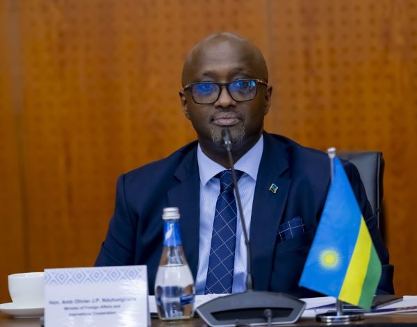 Nduhungirehe appelle à des mesures concrètes suite à l’annonce du désarmement des FDLR par la RDC
