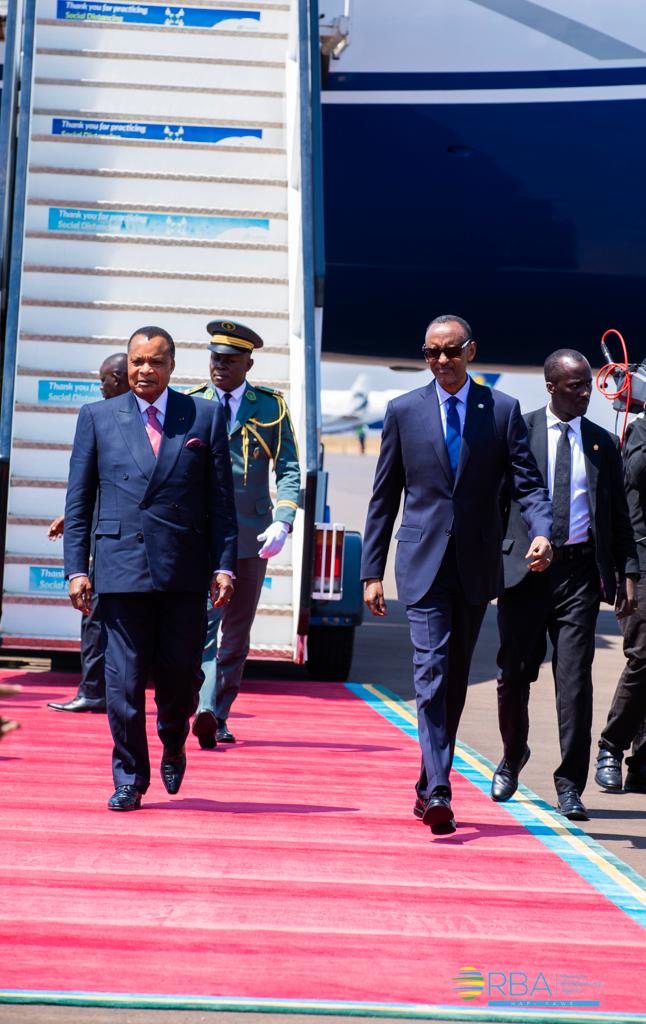 Le Président Sassou à Kigali, jérémiades à Kinshasa