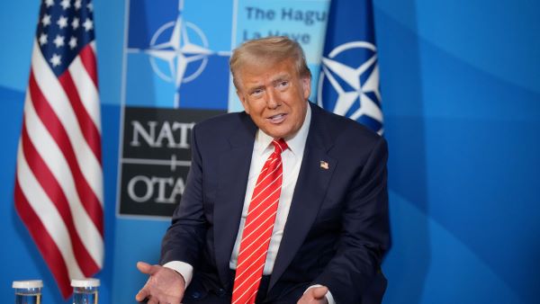 Trump qualifie l'OTAN de "tigre de papier" et envisage de s'en retirer