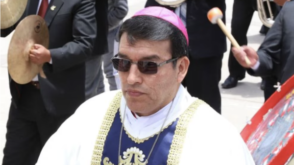 Un évêque péruvien démissionne après qu’une affaire impliquant 17 amantes secrètes secoue l’Église