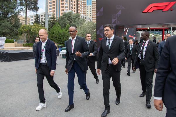 Azerbaïdjan : Le Président Kagame visite le circuit urbain de Bakou