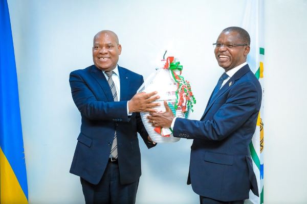 Le président du Sénat reçoit son homologue burundais à Kigali