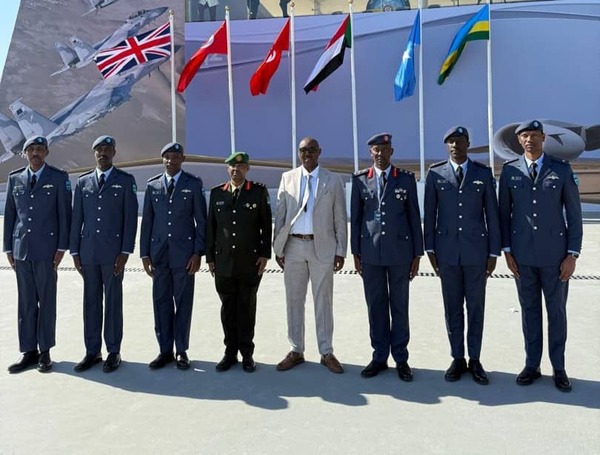 Neuf militaires rwandais terminent une formation de quatre ans au Qatar