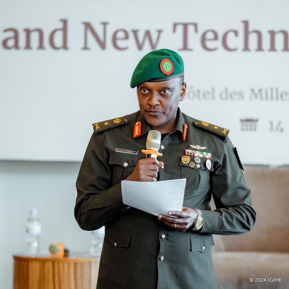 Il faut viser lennemi sans faillir,: Le Brig. Gen Rwivanga explique pourquoi la RDF privilégie la technologie