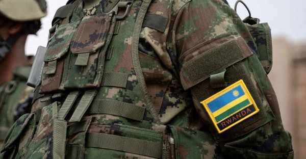 Hommage des Nations Unies à deux soldats rwandais tombés en Centrafrique
