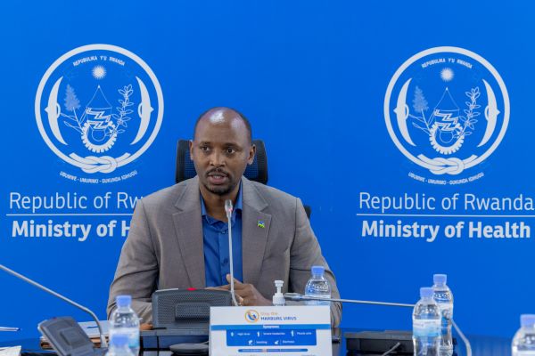VIH : le ministre Nsanzimana appelle les jeunes à la vigilance