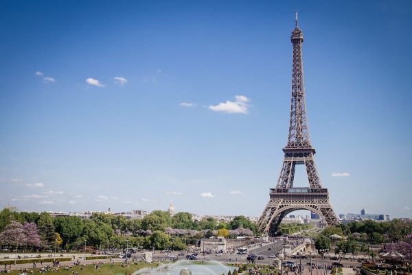 Le théâtre de l’absurde sous les ors de la République française