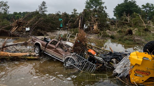 Texas : le bilan s’alourdit à 51 morts, plusieurs personnes toujours portées disparues