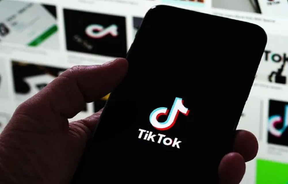 Des parents accusent TikTok pour le suicide de leur fille